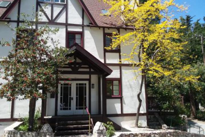 Image of Bracken Fern Manor