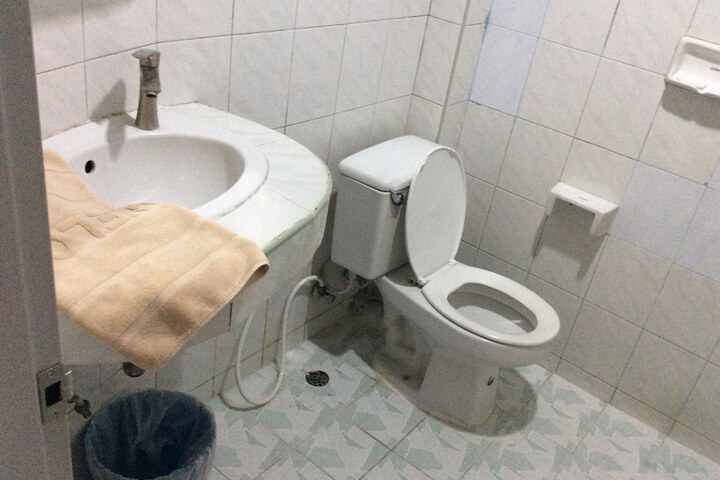 Room 17 of 24