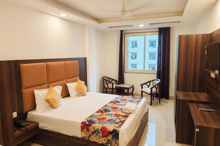 Room 3 of 26