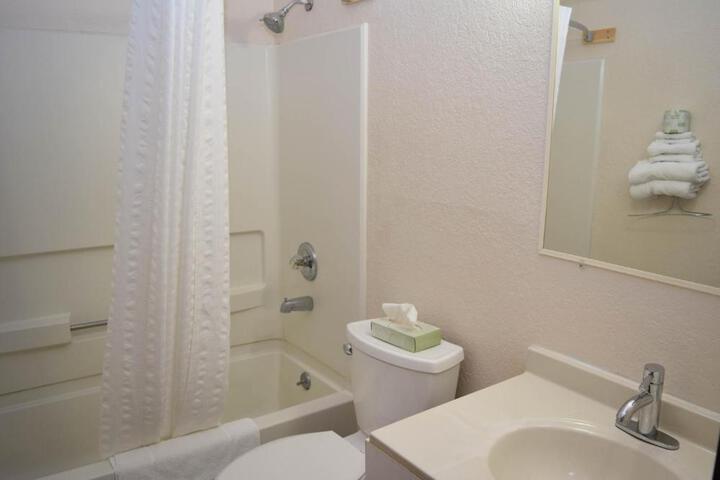 2 Double Beds (2 of 6)
