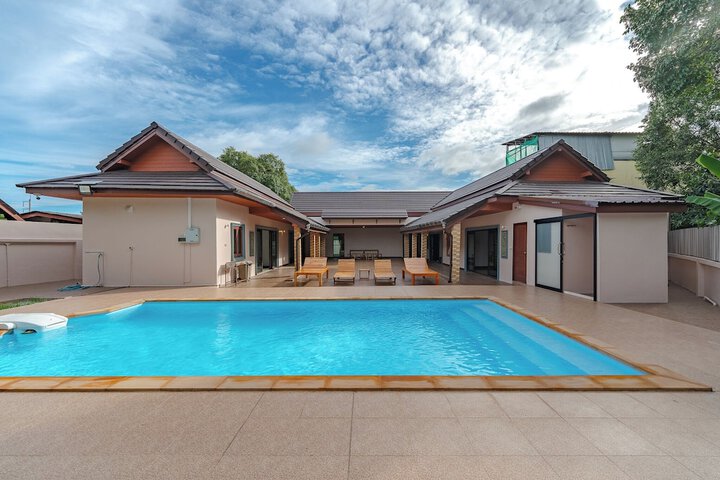 Pool 8 of 11