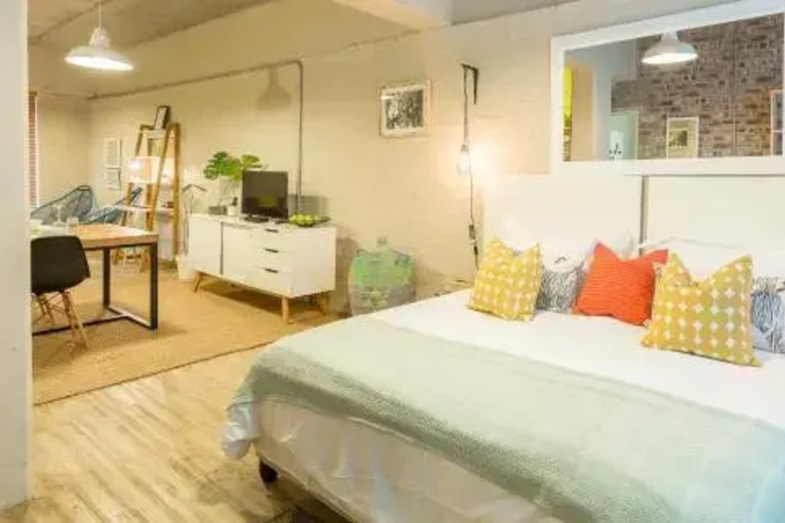 Room 2 of 12