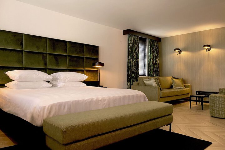 Room 4 of 28
