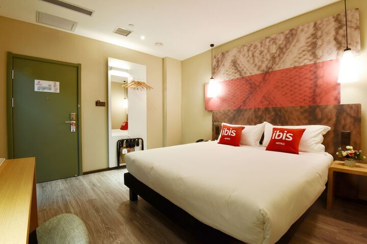 Room 10 of 24