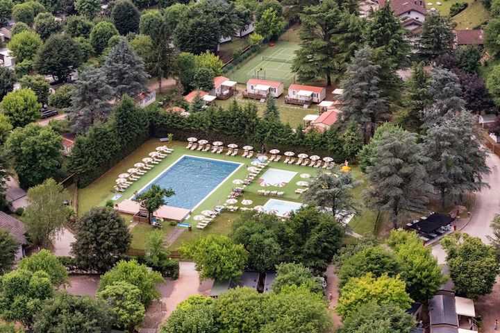 Pool 10 of 19