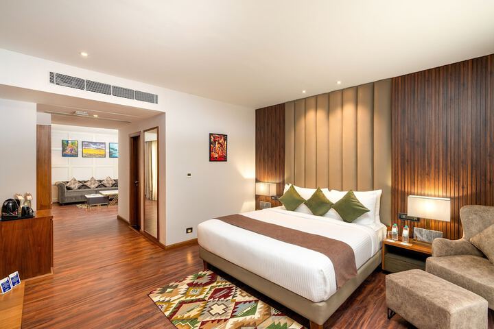 Room 10 of 53