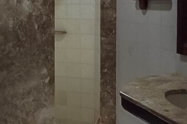Room 13 of 27