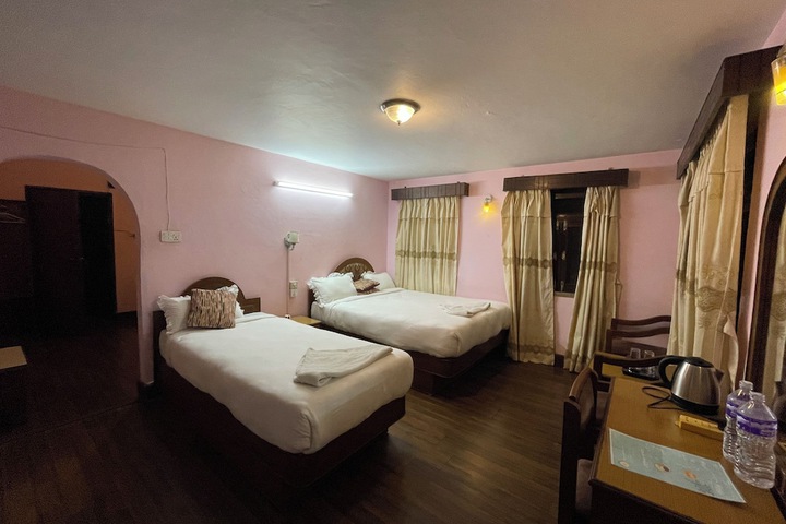 Room 7 of 35
