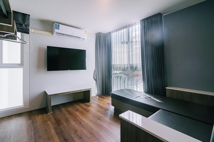 Room 11 of 12