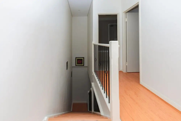 Room 10 of 16