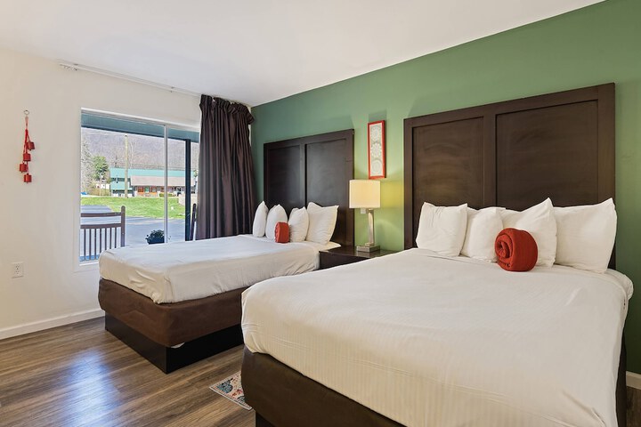 Room 33 of 65