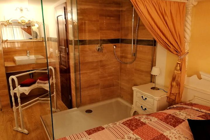 Room 13 of 45
