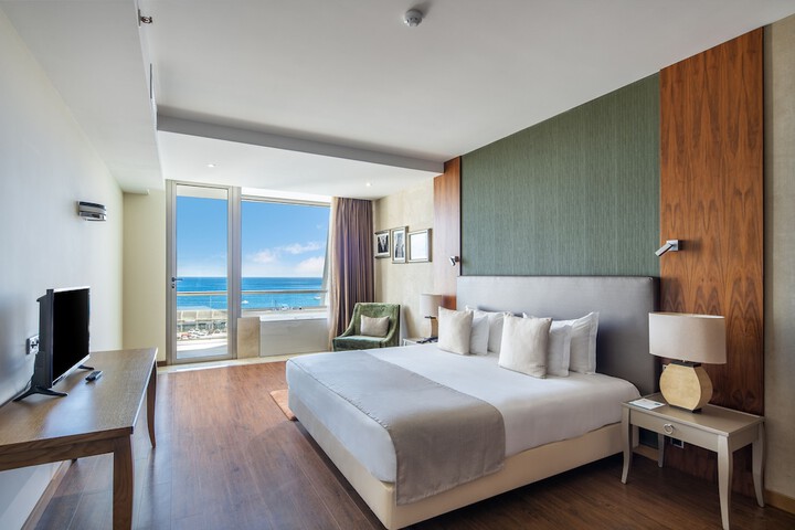 Room 5 of 17
