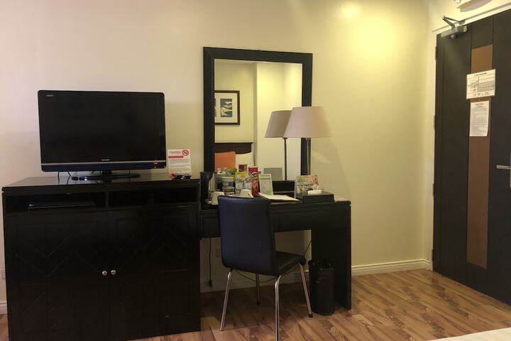 Room 7 of 66