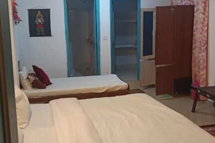 Room 2 of 13