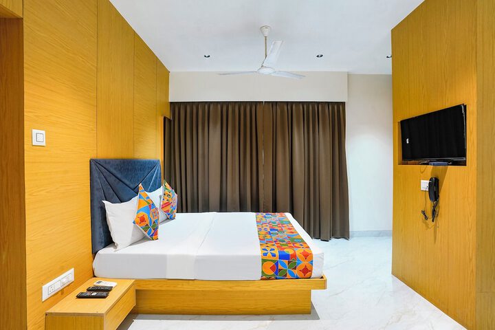 Room 25 of 39