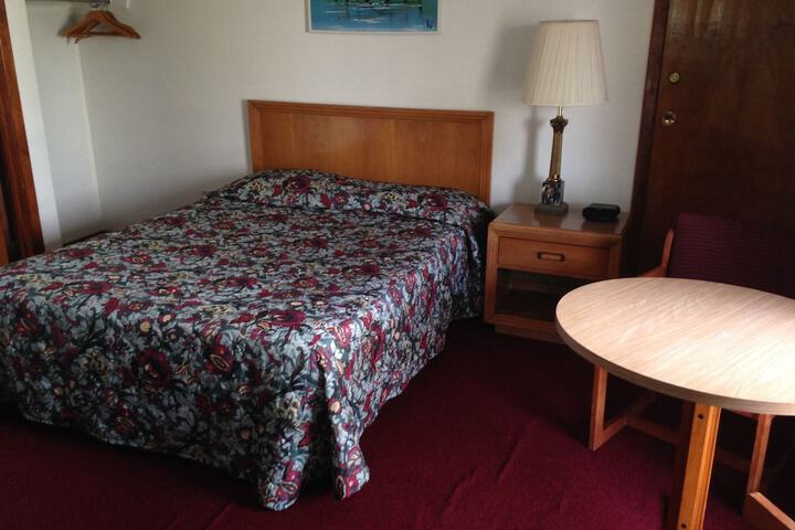 Room 5 of 20