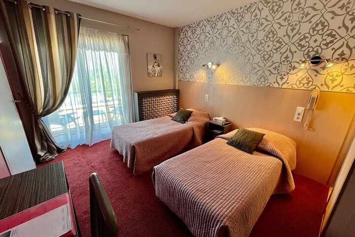 Room 42 of 85