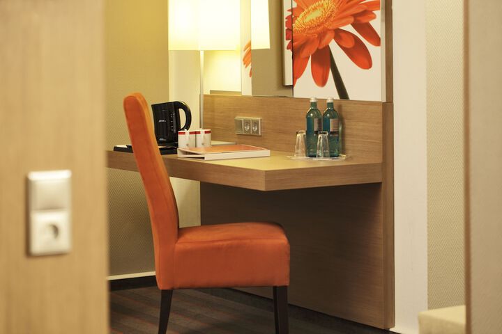 Room 5 of 36