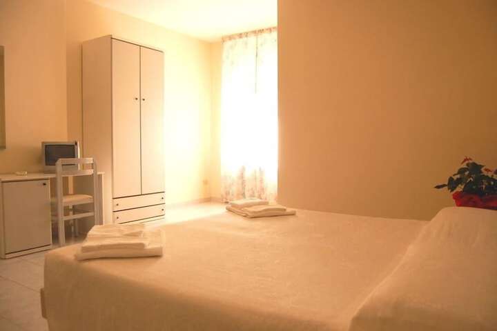 Room 7 of 19
