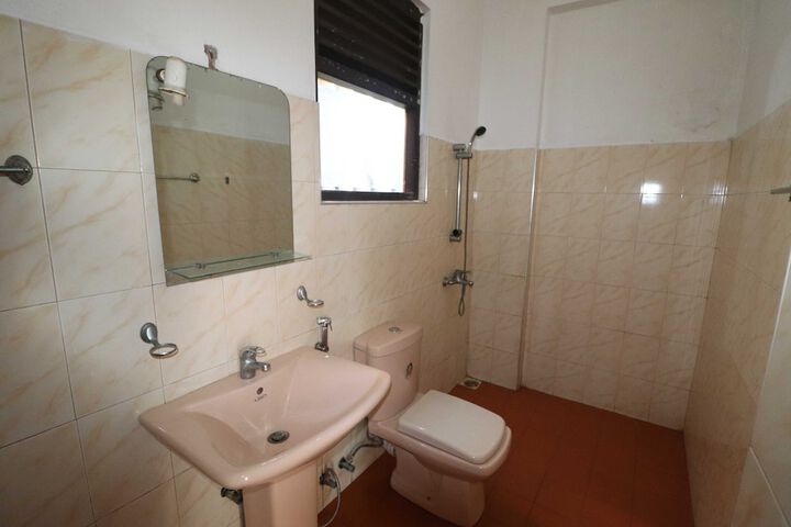 Room 6 of 6