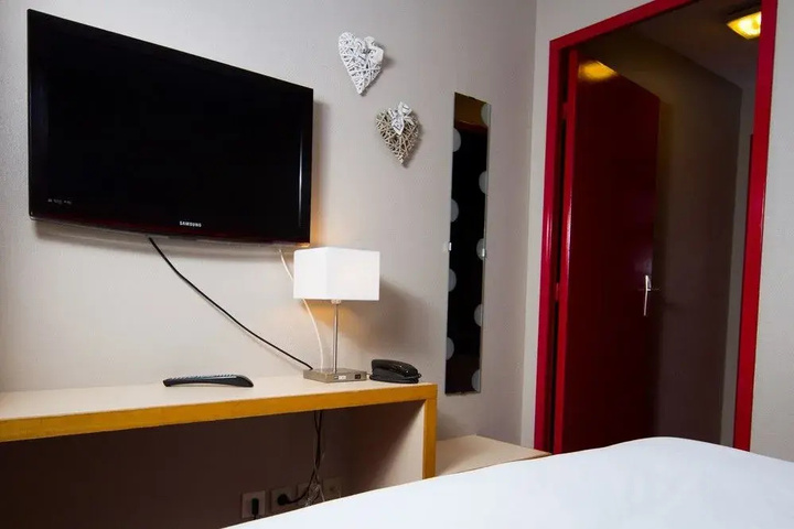 Room 3 of 24