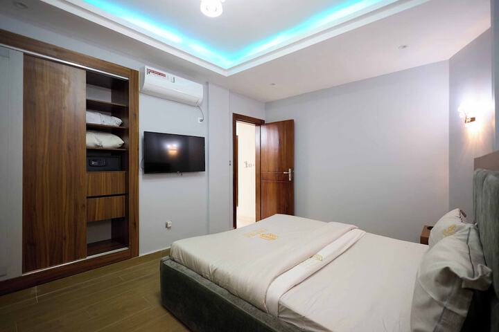 Room 49 of 170