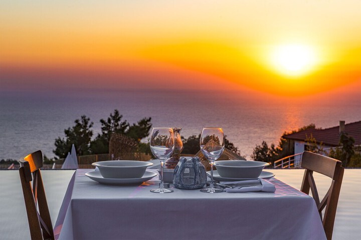 Dining 92 of 112