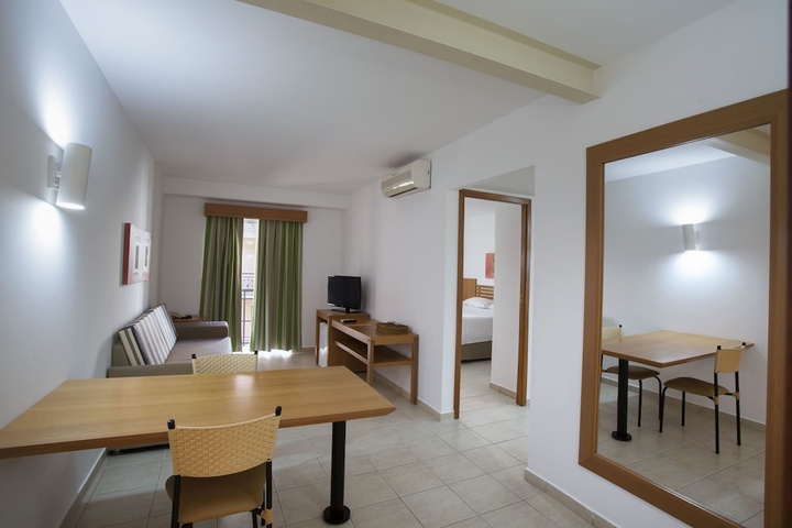 Room 5 of 22
