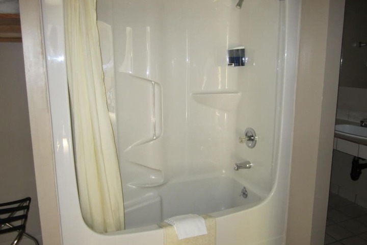 Room 43 of 69