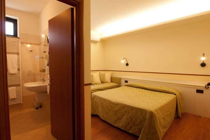 Room 3 of 51