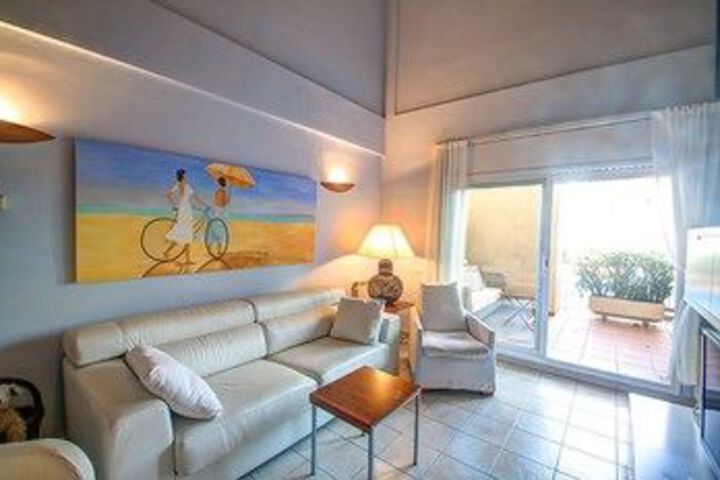 Image of Duplex White Can Pei