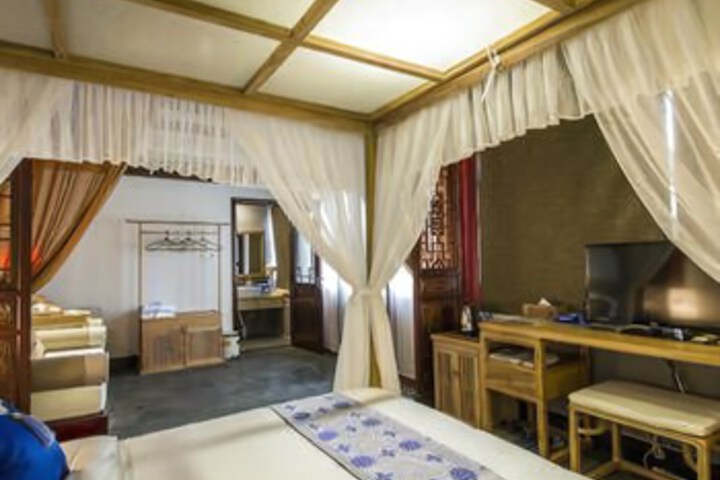 Room 2 of 7