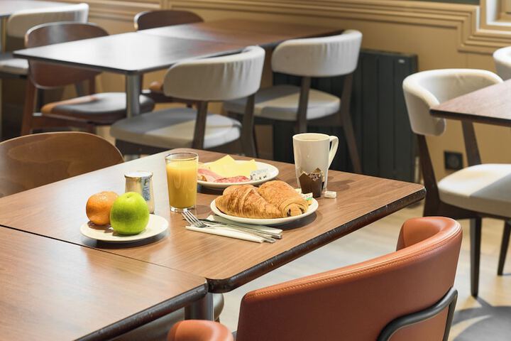 Breakfast/Coffee Service 28 of 41