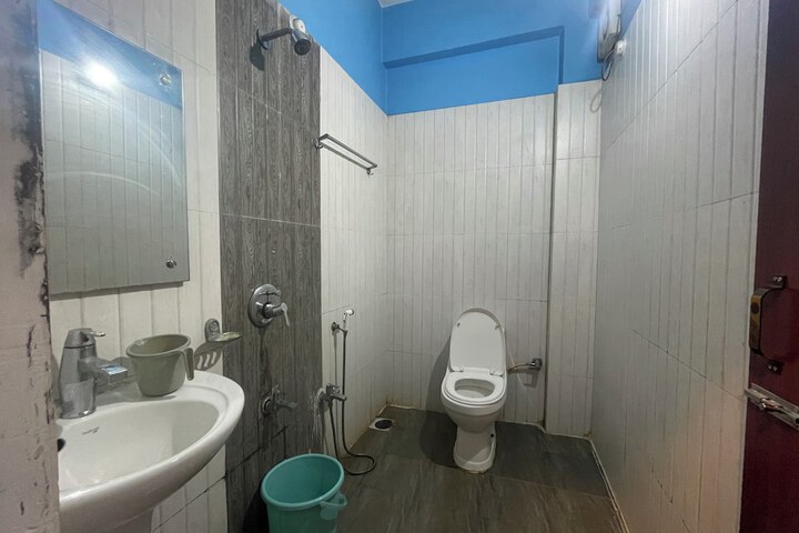 Room 70 of 94