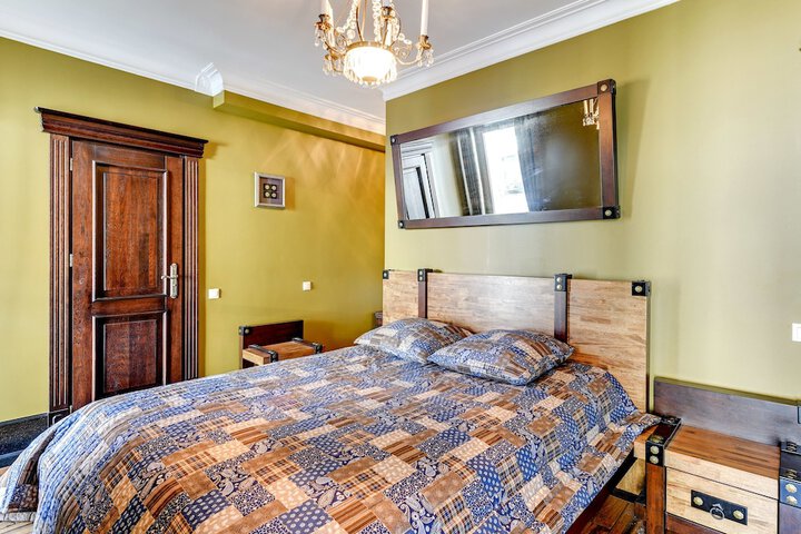 Room 15 of 183