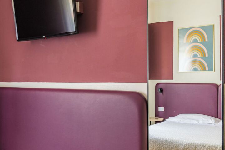Room 148 of 241