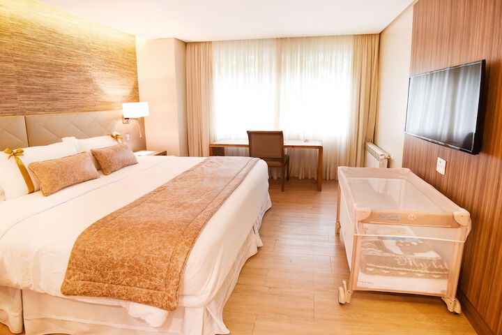 Room 4 of 89