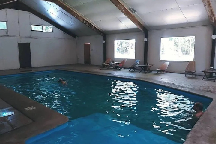 Pool 2 of 6