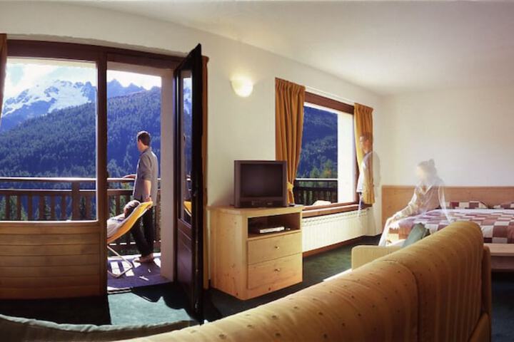 Room 5 of 20