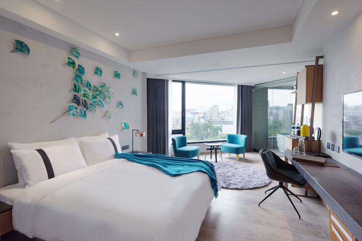 Room 46 of 89