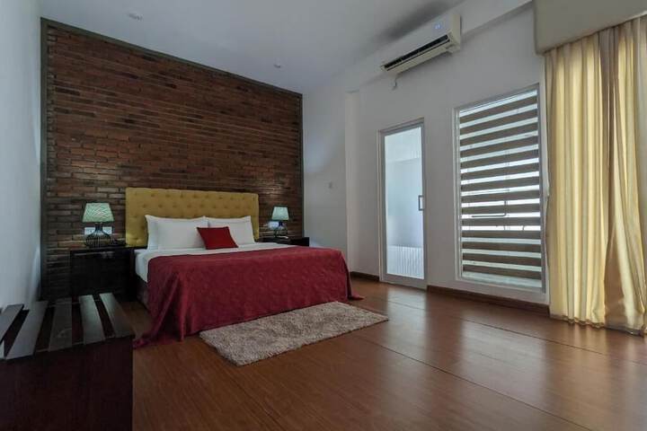 Room 9 of 22