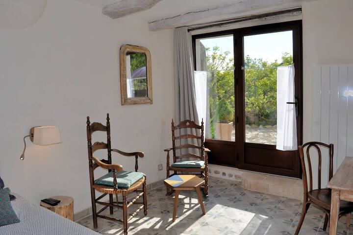 Room 8 of 22