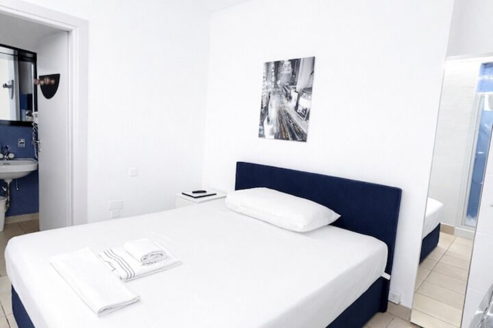 Room 19 of 36
