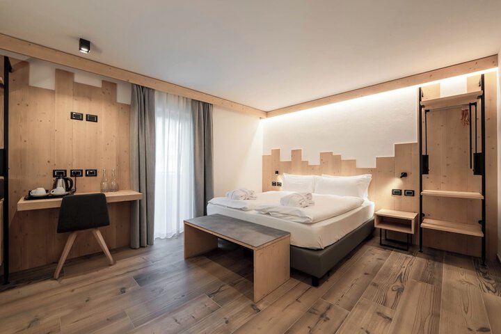 Room 16 of 49