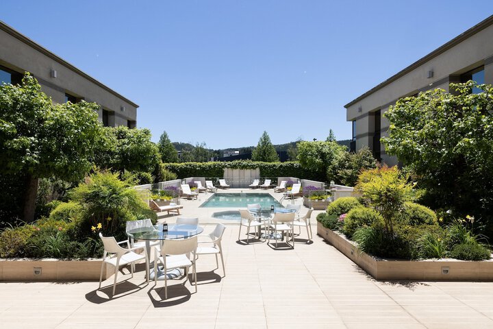 Hotel Pool