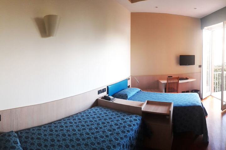 Room 16 of 78