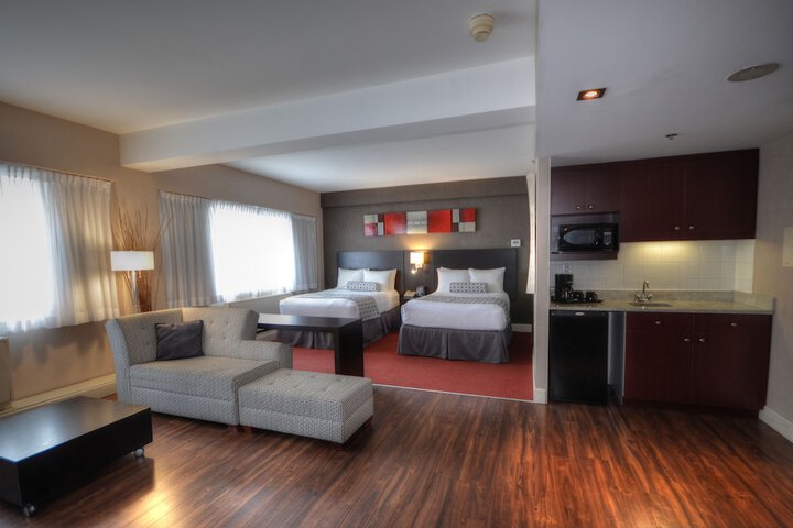 1 Bedroom Suite King Bed (3 of 10)