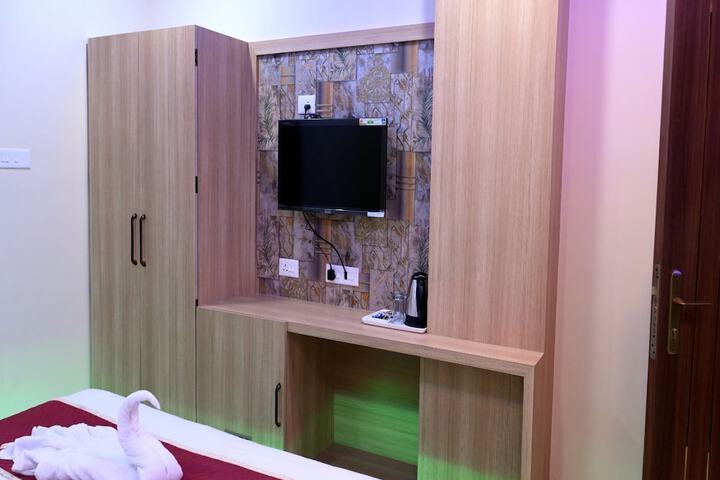 Room 18 of 77