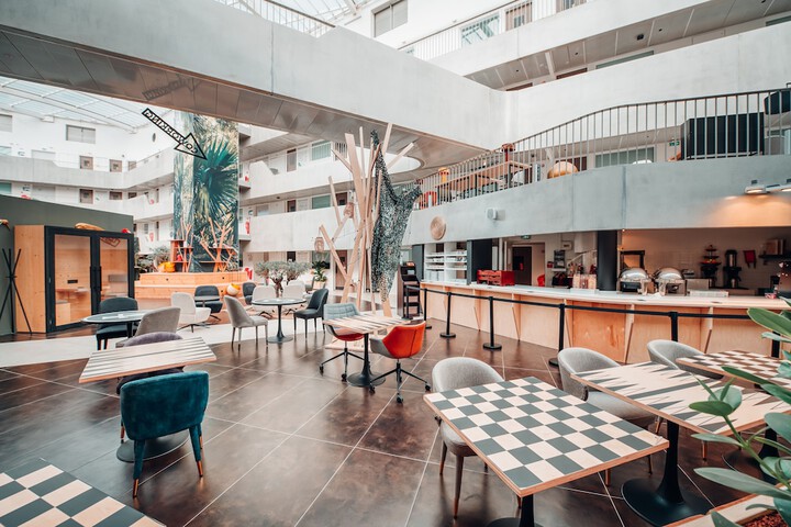 Entrance & Lobby